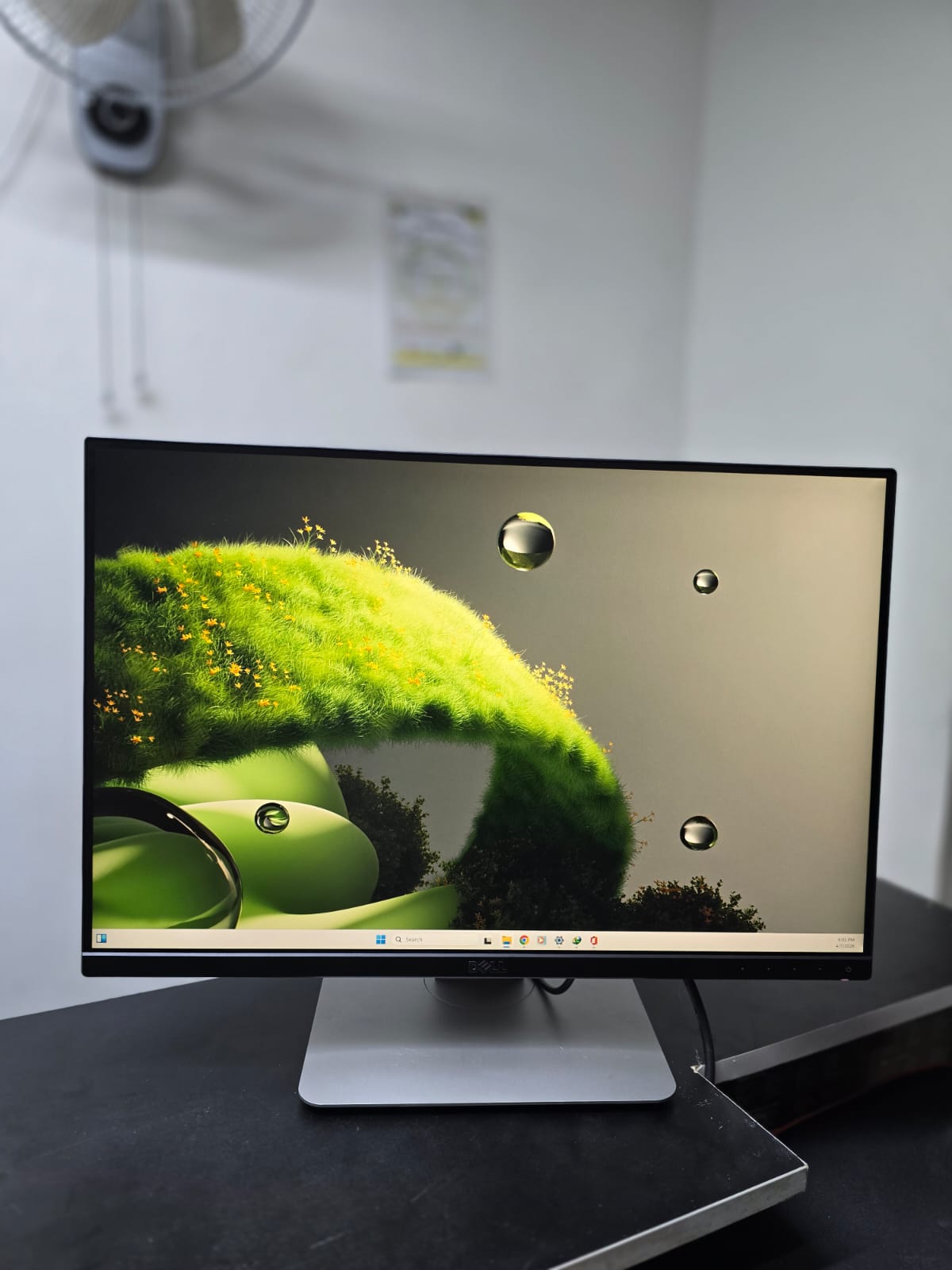 Dell 24-inch 1080 x 1200 monitor
